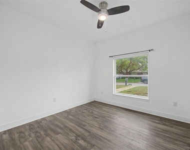606 Royal Crest Drive - Photo Thumbnail 19