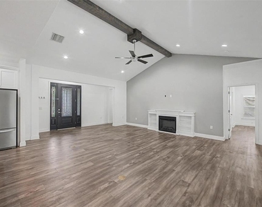 606 Royal Crest Drive - Photo Thumbnail 18