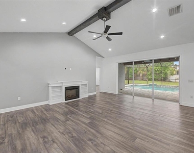 606 Royal Crest Drive - Photo Thumbnail 17