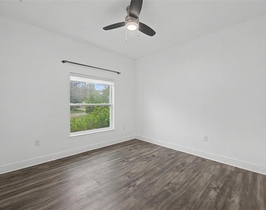 606 Royal Crest Drive - Photo Thumbnail 20