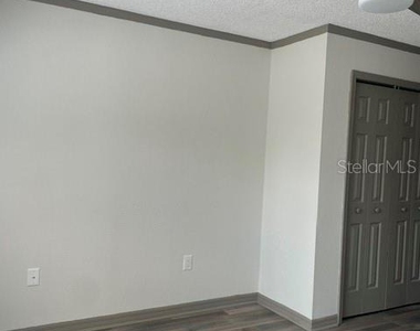 1100 Lowry Avenue - Photo Thumbnail 17