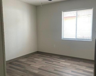 1100 Lowry Avenue - Photo Thumbnail 10