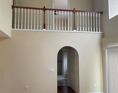 5064 Spanish Oaks Boulevard - Photo Thumbnail 11