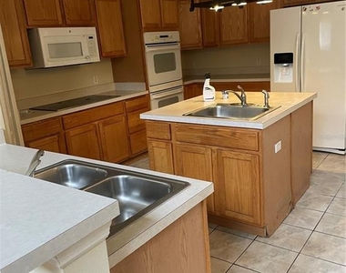 5064 Spanish Oaks Boulevard - Photo Thumbnail 20