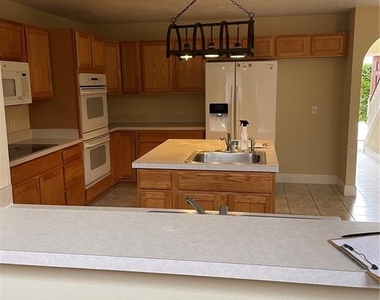 5064 Spanish Oaks Boulevard - Photo Thumbnail 16
