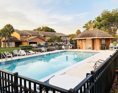 707 Carpenters Way - Photo Thumbnail 3