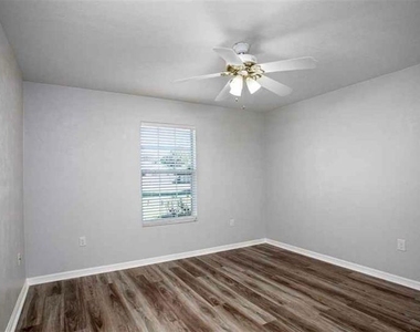 1029 Nw 90th Drive - Photo Thumbnail 12