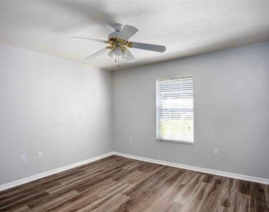 1029 Nw 90th Drive - Photo Thumbnail 11