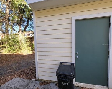 3727 Sw 28th Terrace - Photo Thumbnail 16