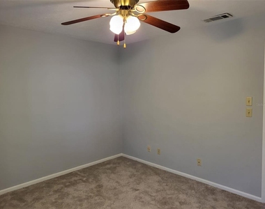 3727 Sw 28th Terrace - Photo Thumbnail 9