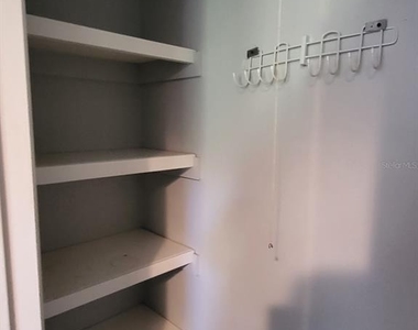 3727 Sw 28th Terrace - Photo Thumbnail 14