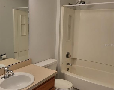 3727 Sw 28th Terrace - Photo Thumbnail 13