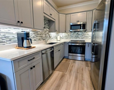 3079 Isles Way - Photo Thumbnail 7