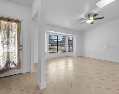 367 Mendoza Street - Photo Thumbnail 8