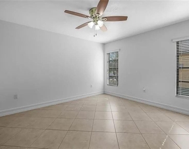 367 Mendoza Street - Photo Thumbnail 15