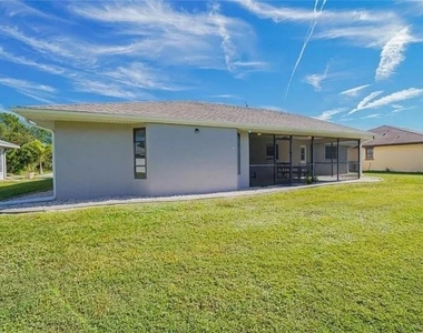 367 Mendoza Street - Photo Thumbnail 3