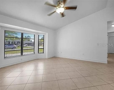 367 Mendoza Street - Photo Thumbnail 10