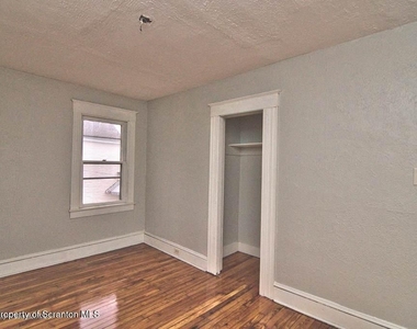 34 Simon Block Avenue - Photo Thumbnail 6