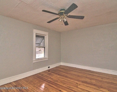 34 Simon Block Avenue - Photo Thumbnail 9