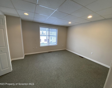 440 Larch Street - Photo Thumbnail 3