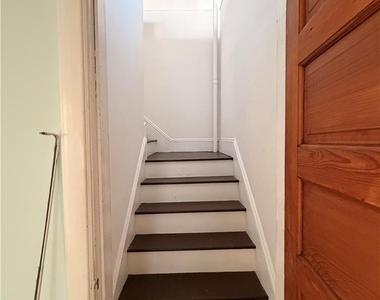 203 Easton Road - Photo Thumbnail 7