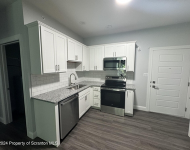 332 Circle Drive - Photo Thumbnail 3