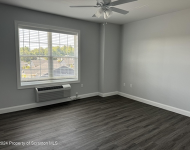 332 Circle Drive - Photo Thumbnail 14