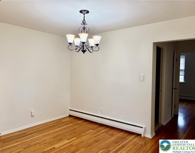 434 N Leh Street - Photo Thumbnail 2