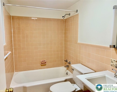 434 N Leh Street - Photo Thumbnail 6