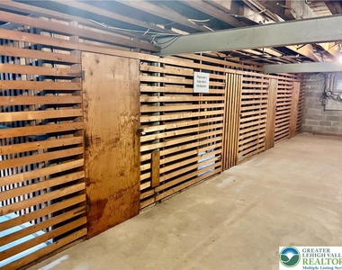 434 N Leh Street - Photo Thumbnail 9