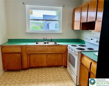 434 N Leh Street - Photo Thumbnail 3