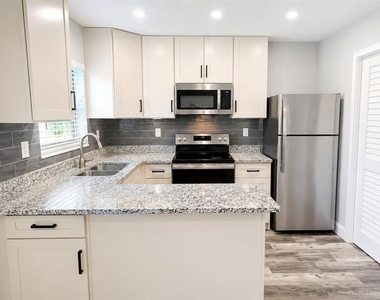 2728 Goodrich Avenue - Photo Thumbnail 4