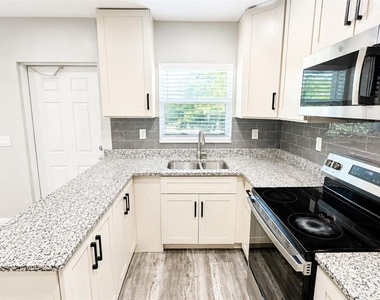 2728 Goodrich Avenue - Photo Thumbnail 5