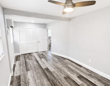 2728 Goodrich Avenue - Photo Thumbnail 14