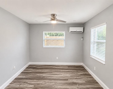 2728 Goodrich Avenue - Photo Thumbnail 3