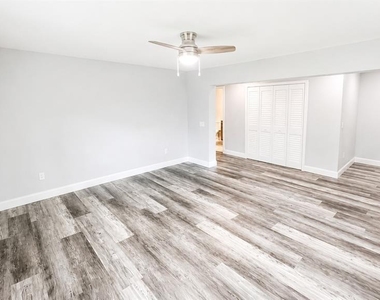 2728 Goodrich Avenue - Photo Thumbnail 8