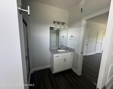 216 Circle Drive - Photo Thumbnail 20