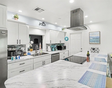 837 Dolphin Avenue Nw - Photo Thumbnail 4