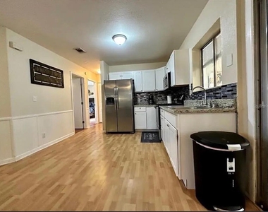 7523 Mayland Street - Photo Thumbnail 2