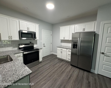 112 Circle Drive - Photo Thumbnail 5