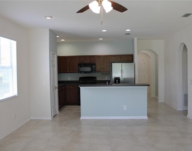 5024 119th Terrace E - Photo Thumbnail 9
