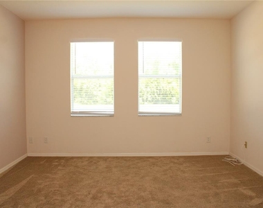 5024 119th Terrace E - Photo Thumbnail 10