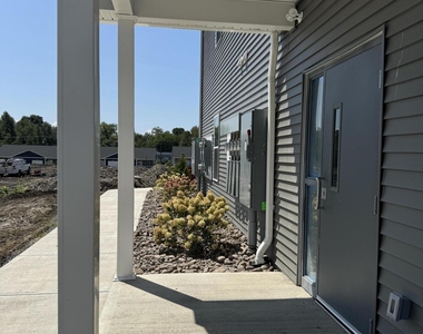 104 Circle Drive - Photo Thumbnail 9