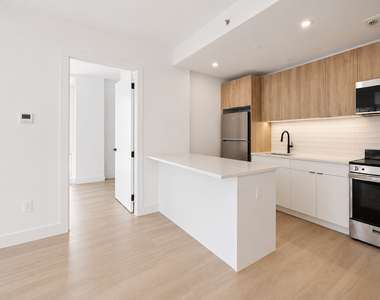 80 Linden Blvd - Photo Thumbnail 2