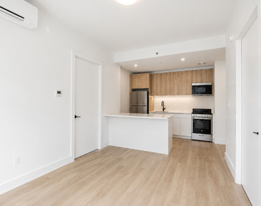 80 Linden Blvd - Photo Thumbnail 1