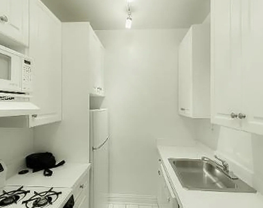 210 East 83rd Street - Photo Thumbnail 2