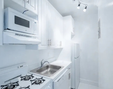 226 East 74th Street - Photo Thumbnail 1