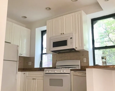401 East 90th Street - Photo Thumbnail 2