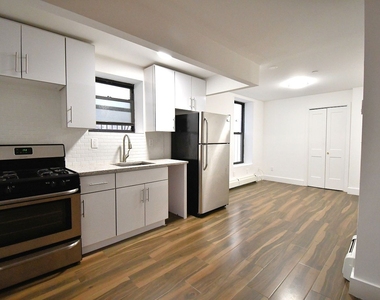 1019 Southern Boulevard - Photo Thumbnail 3