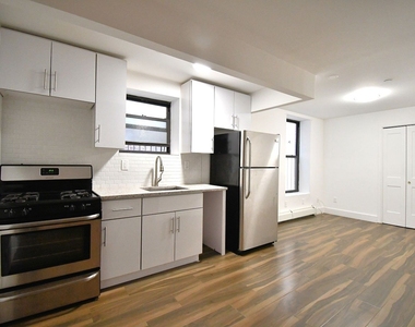 1019 Southern Boulevard - Photo Thumbnail 4